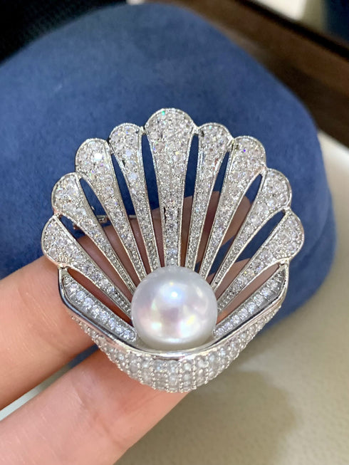 Shell Pearl Brooch